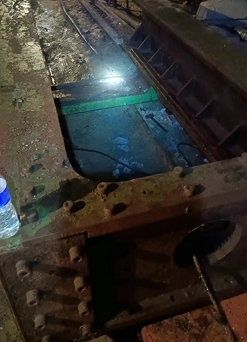 矿床开发挖掘井筒、硐室和巷道