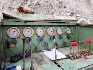 400反井钻机设备运往山西金矿