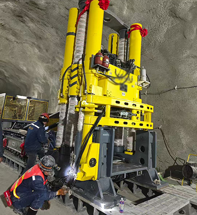 6米大直径反井钻机施工